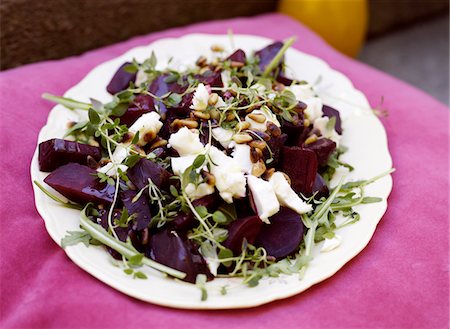 Beetroot dish on plate Foto de stock - Sin royalties Premium, Código: 6102-04929420