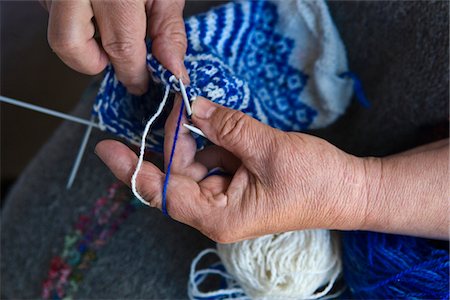 senior woman inspirational - Senior woman knitting Stock Photo - Premium Royalty-Free, Code: 6102-04929756