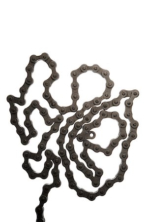 simsearch:6102-05603726,k - Long chain against white background Foto de stock - Royalty Free Premium, Número: 6102-05603726