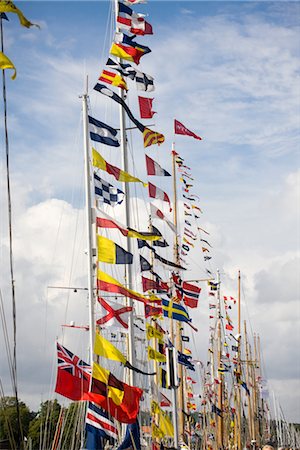 Lignes des différents drapeaux nationaux Photographie de stock - Premium Libres de Droits, Code: 6102-05802557