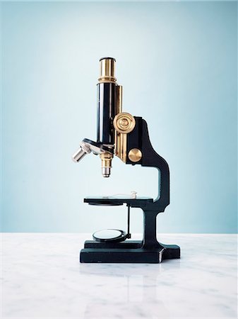 Studio shot of microscope Stock Photo - Premium Royalty-Free, Code: 6102-06336802