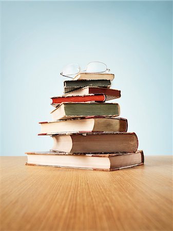 pile (disorderly pile) - Stack of books Stock Photo - Premium Royalty-Free, Code: 6102-06336810