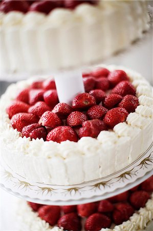 strawberry and cake - Wedding cake with strawberries Stock Photo - Premium Royalty-Free, Code: 6102-06336839