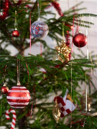 simsearch:6102-04929426,k - Christmas tree with ornaments Stock Photo - Premium Royalty-Free, Code: 6102-06336901