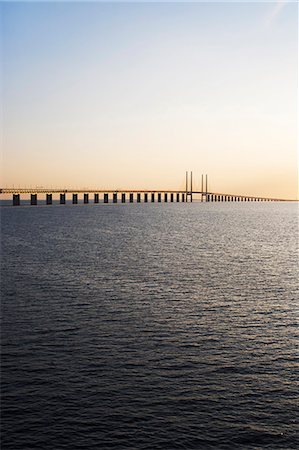 fusionar - View of the Oresund Bridge, Sweden. Foto de stock - Sin royalties Premium, Código: 6102-06470761