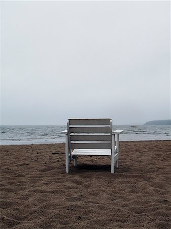 simsearch:6102-08800551,k - A chair on a deserted beach, Sweden. Foto de stock - Sin royalties Premium, Código: 6102-06470737