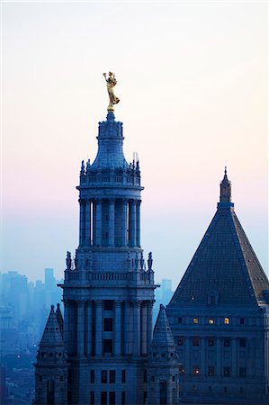 simsearch:841-02712563,k - Statue on top of Municipal Building Photographie de stock - Premium Libres de Droits, Code: 6102-06470823