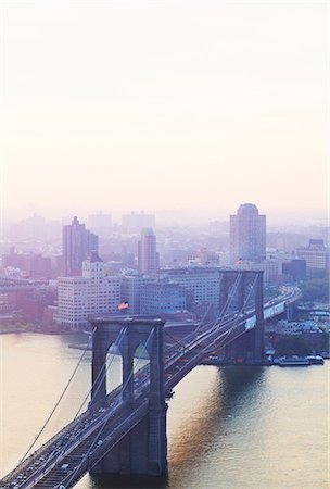 Brooklyn Bridge at dawn Foto de stock - Sin royalties Premium, Código: 6102-06470834