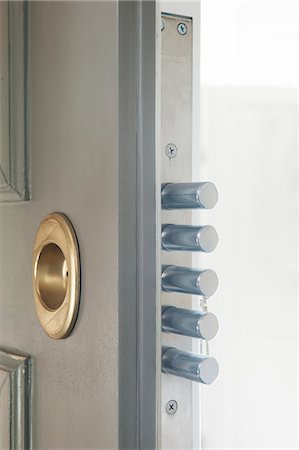 Close-up of door lock Stockbilder - Premium RF Lizenzfrei, Bildnummer: 6102-06471029