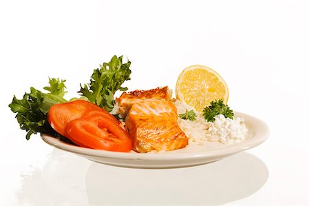 salad white background not dog not people - Grilled salmon on plate Photographie de stock - Premium Libres de Droits, Code: 6102-06471188