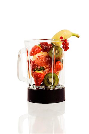 food supplement - Fruits in blender, studio shot Stock Photo - Premium Royalty-Free, Code: 6102-06471191