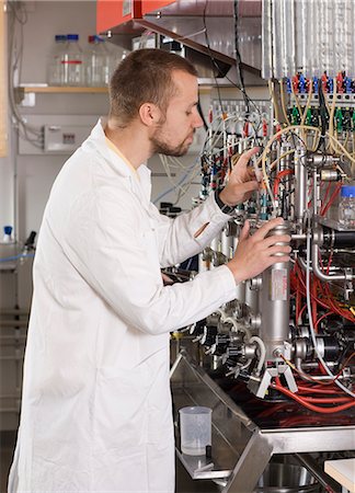 science work one - Researcher in laboratory Stock Photo - Premium Royalty-Free, Code: 6102-06471197