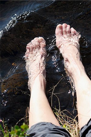 simsearch:6102-06965454,k - Foot in water Stock Photo - Premium Royalty-Free, Code: 6102-06965729