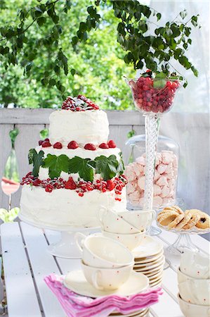 fruit cake top view - Table set for coffee break Stock Photo - Premium Royalty-Free, Code: 6102-07158023