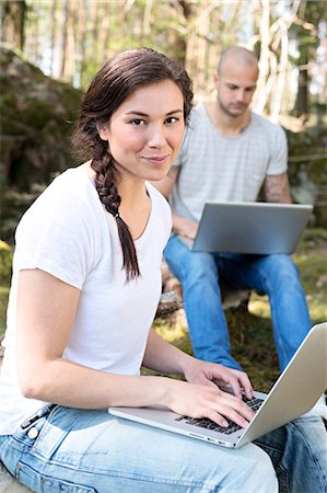 simsearch:6102-03828856,k - Couple in forest using laptops, Sweden Stockbilder - Premium RF Lizenzfrei, Bildnummer: 6102-07158407