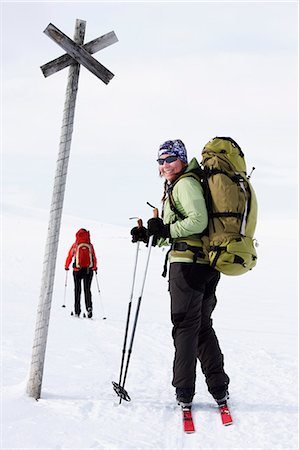 simsearch:6102-08520501,k - Two women doing cross country skiing, Ammarnas, Lapland, Sweden Stock Photo - Premium Royalty-Free, Code: 6102-07455797