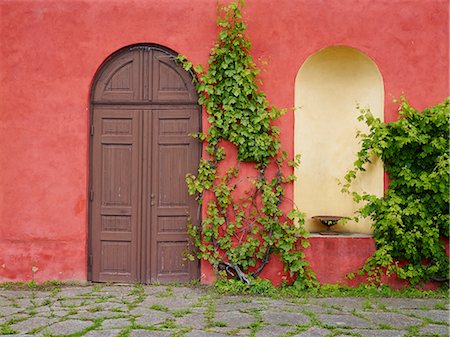 front door entrance - Backaskogs castle door, Skane, Sweden Stock Photo - Premium Royalty-Free, Code: 6102-07521543