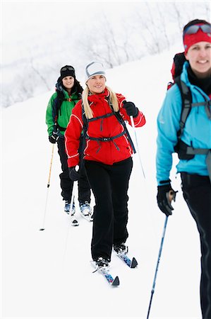 sciatori di fondo - Women skiing, Lapland, Sweden Fotografie stock - Premium Royalty-Free, Codice: 6102-07602758