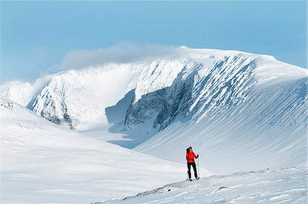 simsearch:6102-08063071,k - Person skiing, Lapland, Sweden Foto de stock - Sin royalties Premium, Código: 6102-07602760