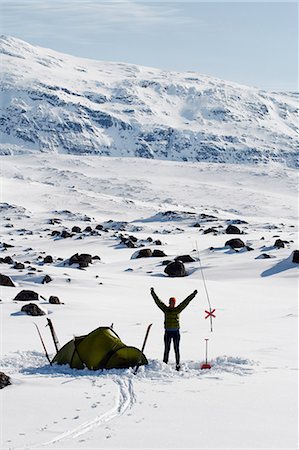 simsearch:6102-08063071,k - Person near tent in winter mountains, Riksgransen, Lapland, Sweden Foto de stock - Sin royalties Premium, Código: 6102-07602764