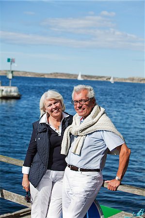 simsearch:6102-07602692,k - Senior couple at sea, Lysekil, Bohuslan, Sweden Foto de stock - Sin royalties Premium, Código: 6102-07602717