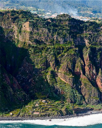 Rocky coast, Madeira, Portugal Photographie de stock - Premium Libres de Droits, Code: 6102-07602856