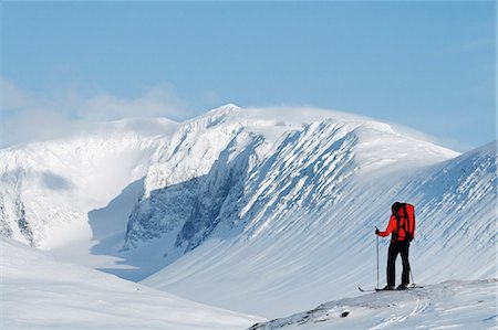 sciatori di fondo - Person skiing, Kebnekaise, Lapland, Sweden Fotografie stock - Premium Royalty-Free, Codice: 6102-07602805