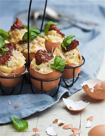 picture of a feast - Food in eggshells, Sweden Foto de stock - Sin royalties Premium, Código: 6102-07602928