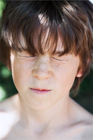 Portrait of boy Photographie de stock - Premium Libres de Droits, Code: 6102-07769284