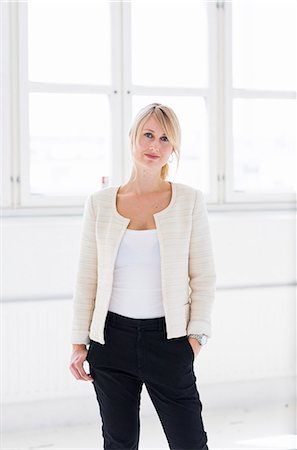 sweden woman business - Businesswoman in office Photographie de stock - Premium Libres de Droits, Code: 6102-07769341