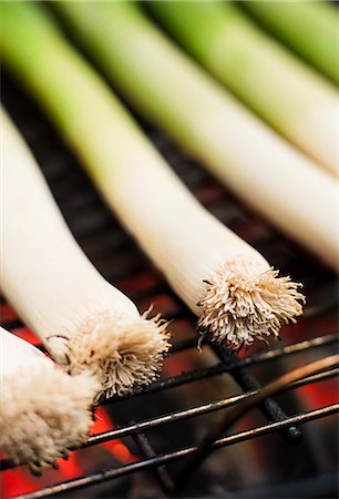 Leeks on barbecue, close-up Foto de stock - Sin royalties Premium, Código: 6102-07842782