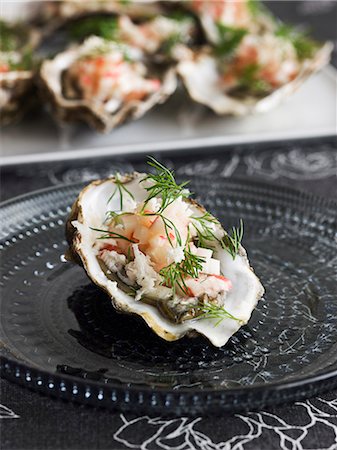 simsearch:6102-07842877,k - Oyster with dill Photographie de stock - Premium Libres de Droits, Code: 6102-07842877