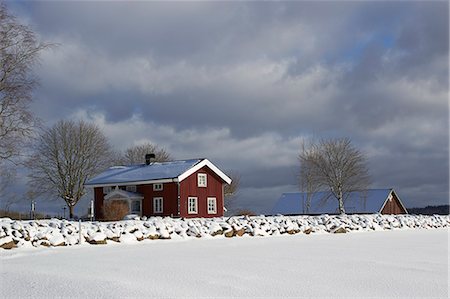 Winter landscape with wooden cottage Stock Photo - Premium Royalty-Free, Code: 6102-07842813