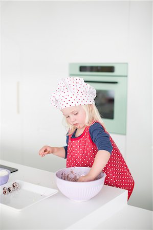 day - Girl baking Stock Photo - Premium Royalty-Free, Code: 6102-07843120