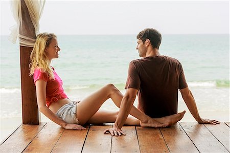 Young couple at sea Foto de stock - Sin royalties Premium, Código: 6102-07843876