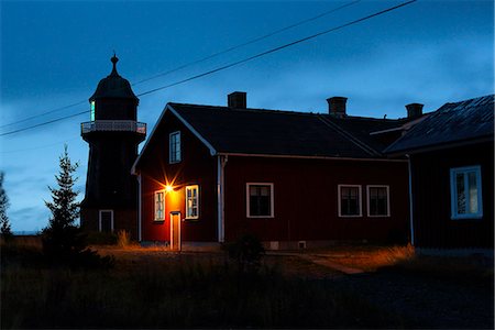 simsearch:6102-08000608,k - Lighthouse at dusk Stockbilder - Premium RF Lizenzfrei, Bildnummer: 6102-07844001