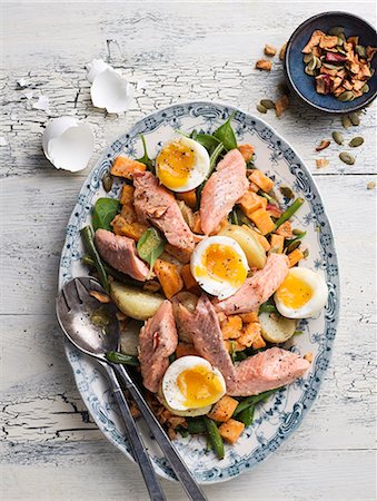 salmon salad top view - Meat dish with eggs Stock Photo - Premium Royalty-Free, Code: 6102-08062905