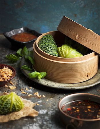 simsearch:6102-08062881,k - Steamed stuffed cabbage Foto de stock - Sin royalties Premium, Código: 6102-08062914