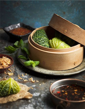 steaming basket - Steamed stuffed cabbage Stock Photo - Premium Royalty-Free, Code: 6102-08062914