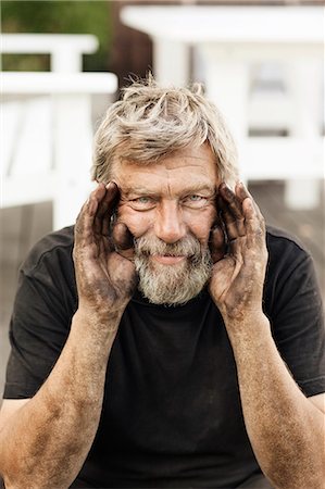 dirty hand - Portrait of senior man with dirty hands Stock Photo - Premium Royalty-Free, Code: 6102-08000653