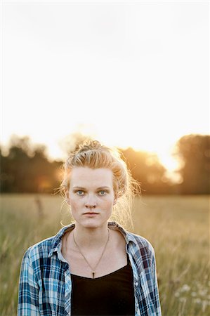 Portrait of teenage girl Foto de stock - Sin royalties Premium, Código: 6102-08000666