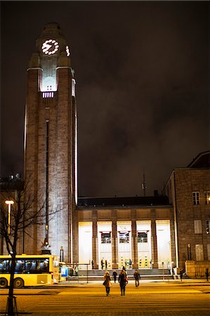 deserted street at night - Illuminated building at night Foto de stock - Sin royalties Premium, Código: 6102-08000743