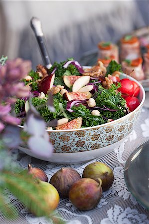 salad bowl - Salad in bowl Stock Photo - Premium Royalty-Free, Code: 6102-08000702