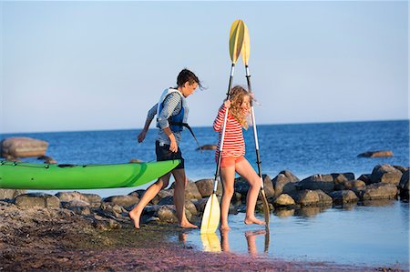 paddle - Mother with daughter at sea Stock Photo - Premium Royalty-Free, Code: 6102-08000895