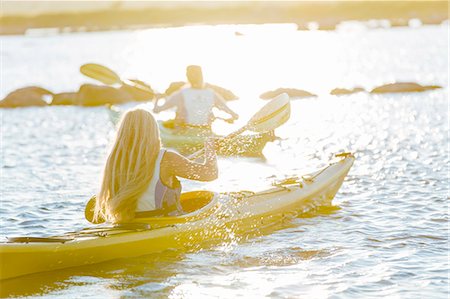 paddling water - Women kayaking at evening Foto de stock - Sin royalties Premium, Código: 6102-08000904