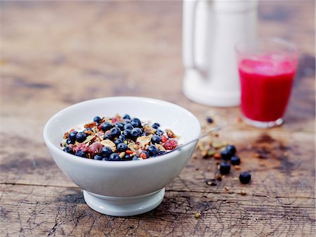 Muesli with fruits Stock Photo - Premium Royalty-Free, Code: 6102-08001015