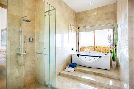 Modern bathroom Photographie de stock - Premium Libres de Droits, Code: 6102-08001276