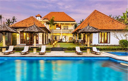 simsearch:6102-08001278,k - House with swimming pool at dusk Stock Photo - Premium Royalty-Free, Code: 6102-08001278