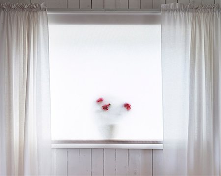 White curtains and mat-glass window Foto de stock - Sin royalties Premium, Código: 6102-08001455