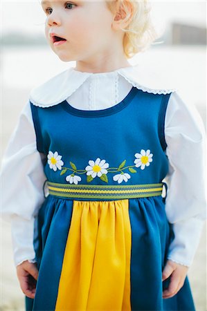 folk tale - Girl wearing traditional dress Photographie de stock - Premium Libres de Droits, Code: 6102-08120369